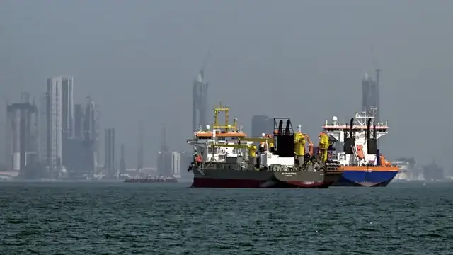 Video thumbnail for Oil Surges As Saudi Arabia Loses A Key Route Around Hormuz