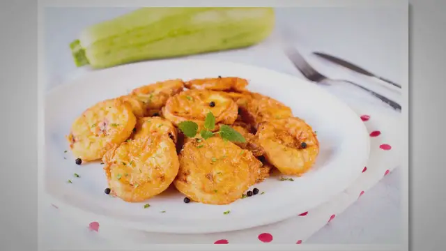 Video thumbnail for Courgette for Canines: Unveiling the Nutritional Benefits and Safe Consumption for Dogs