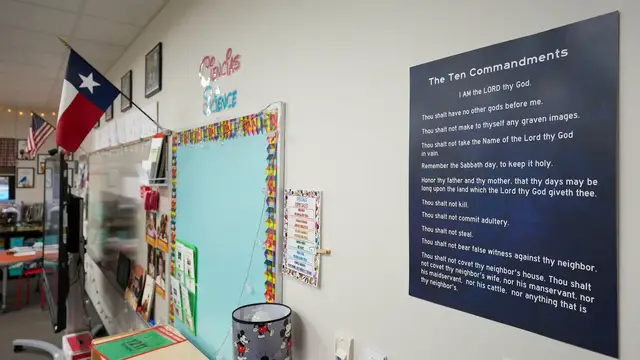 Video thumbnail for Court rules Texas can require Ten Commandments in classrooms