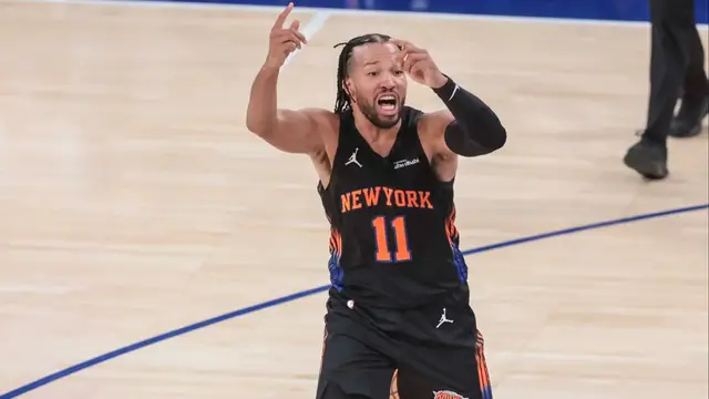 Video thumbnail for Knicks Struggle, Heat Betting Risks & Early-Season Slumps