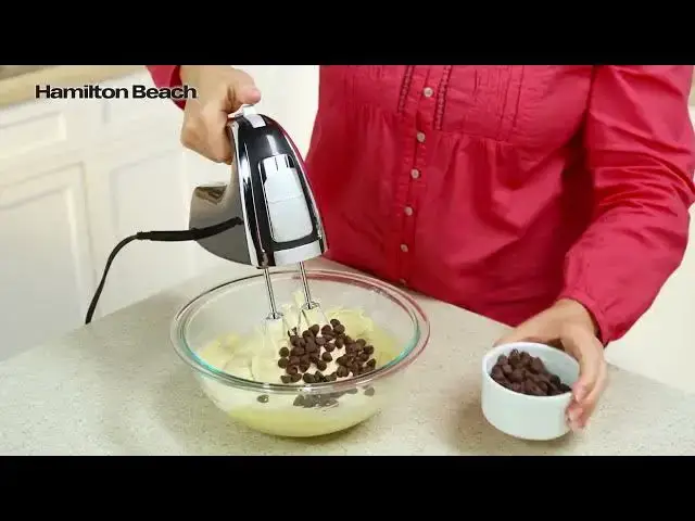 Video thumbnail for Speed Hand Mixer with Snap On Case
