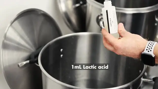 Video thumbnail for Brewing a JUICY HAZY IPA at home(720P_60FPS)