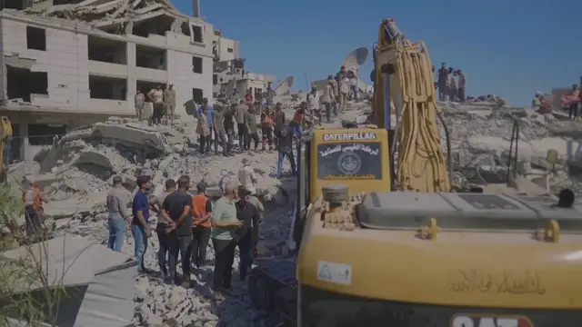 Video thumbnail for Gaza Building Collapse Kills Twenty.