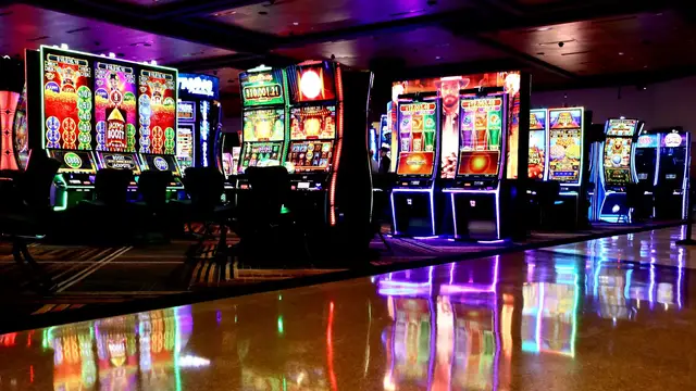 Video thumbnail for Nested Bonuses and Persistence Trends in Slot Games