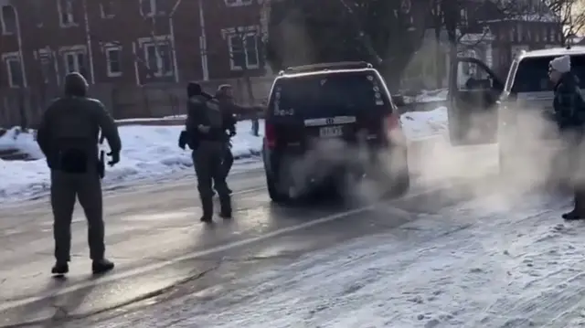Video thumbnail for Witnesses film ICE killing of US citizen in Minneapolis