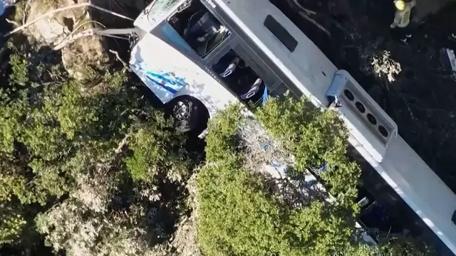 Video thumbnail for 80 injured after bus plunges down embankment near Barcelona