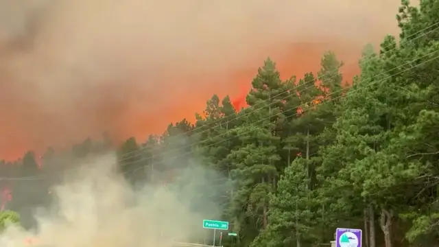Video thumbnail for US: Colorado Wildfire Explodes To 10000 Acres As Firefighters Battle To Protect Homes.