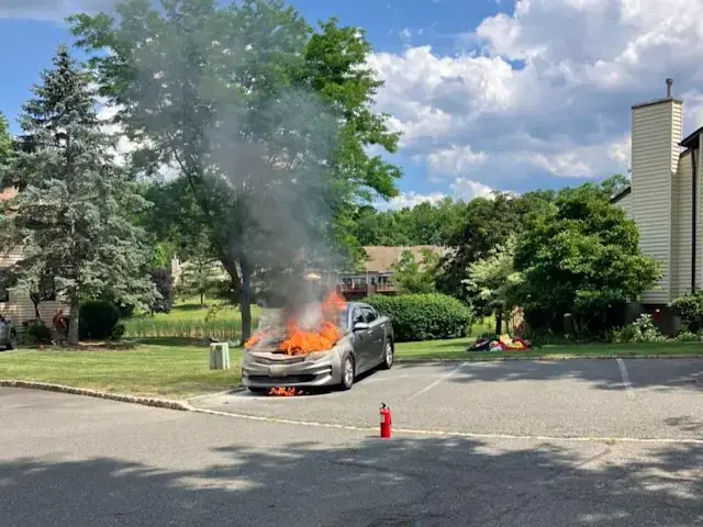 Video thumbnail for Car goes up in flames outside Hampton condo complex