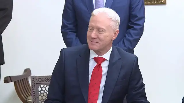 Video thumbnail for Lebanon: Lebanese president holds talks with Syrian foreign minister in Beirut.