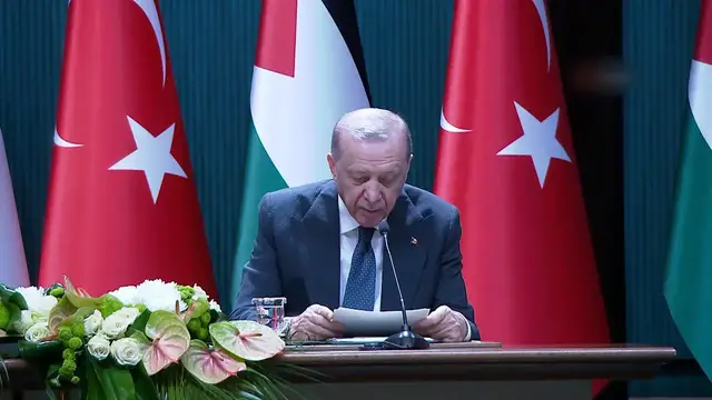 Video thumbnail for Turkey: Erdogan meets Abbas in Ankara, reaffirms support for Palestine.