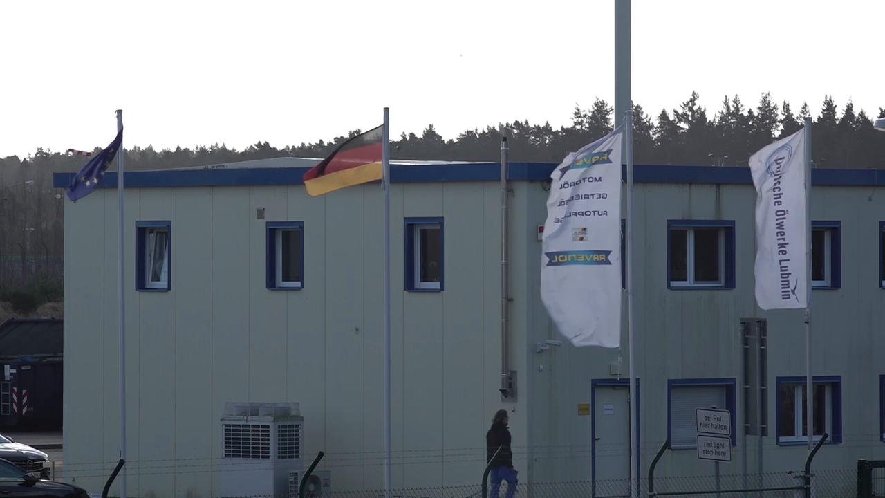 Video thumbnail for Germany: European gas prices plunge as US-Iran deal hopes ease LNG supply concerns.