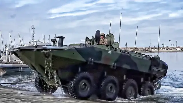 'Video thumbnail for NEW USMC Amphibious Combat Vehicle To Replace Old AAV (DEMO)'