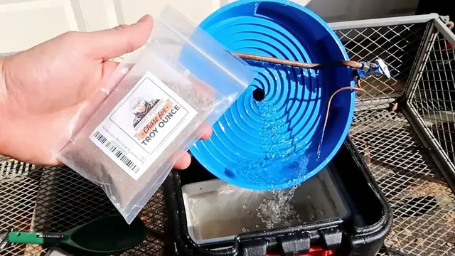 'Video thumbnail for I Bought Paydirt Concentrate - Automatic Gold Panning Machine'
