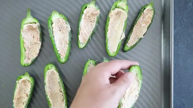 Video thumbnail for Baked Cream Cheese Stuffed Jalapeno Poppers -- Chili Pepper Madness (1080p_24fps_H264-128kbit_AAC)