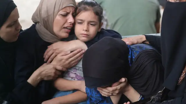 'Video thumbnail for Half of Palestinians facing displacement in Gaza City are children: UNICEF'