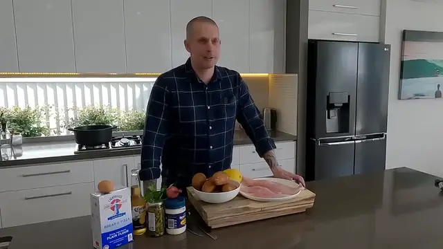 Video thumbnail for The perfect fish and chips   the kiwi way with crunchy beer battered fish(720P HD)