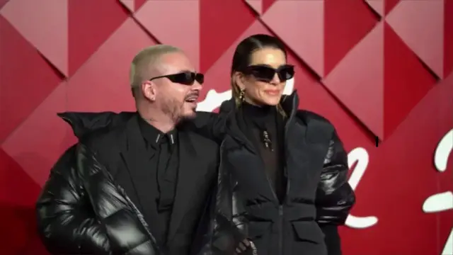 Video thumbnail for J Balvin and Valentina Ferrer split.