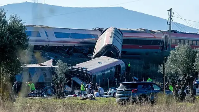 Video thumbnail for Spain: First footage reveals wreckage of deadly high-speed train crash