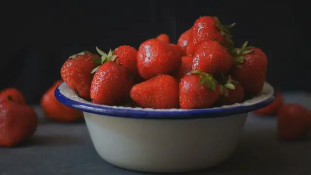 Video thumbnail for Can You Eat Raw Shrimp? A Food Safety Expert Warns – Press To Cook