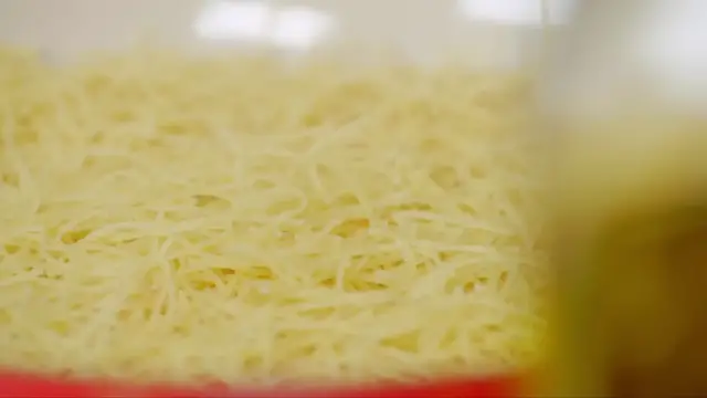 Video thumbnail for Chai Spiced Vermicelli ¦ Nadiya's Family Favourites - BBC (1080p_25fps_H264-128kbit_AAC)