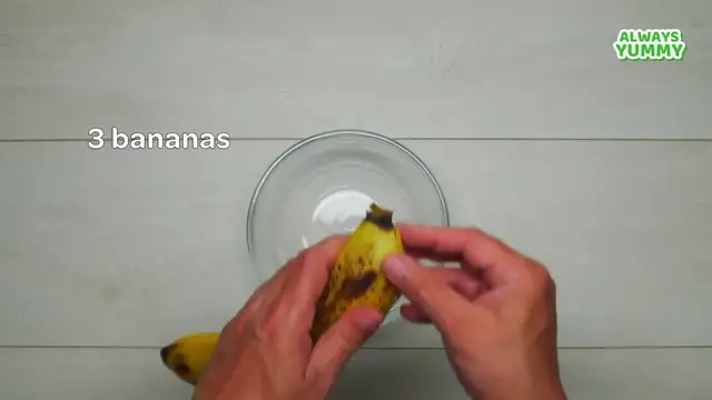 'Video thumbnail for Quick _ Easy _ Sweet _ Crunchy BANANA MUFFINS. Recipe by Always Yummy_(720P_HD)'