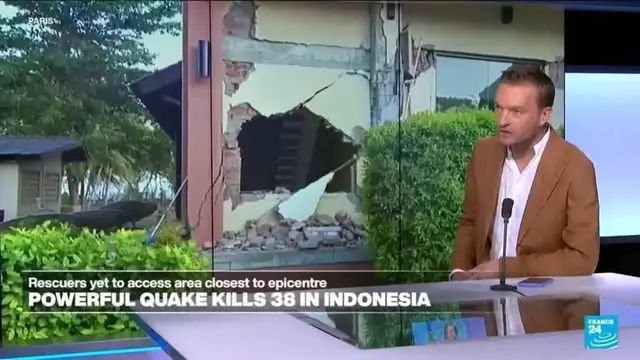 Video thumbnail for Indonesia hit by earthquake aftershock as rescuers search for survivors
