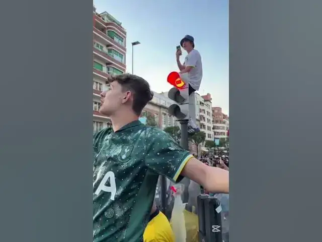 Video thumbnail for English football fans live it up in Bilbao for the Europa League final