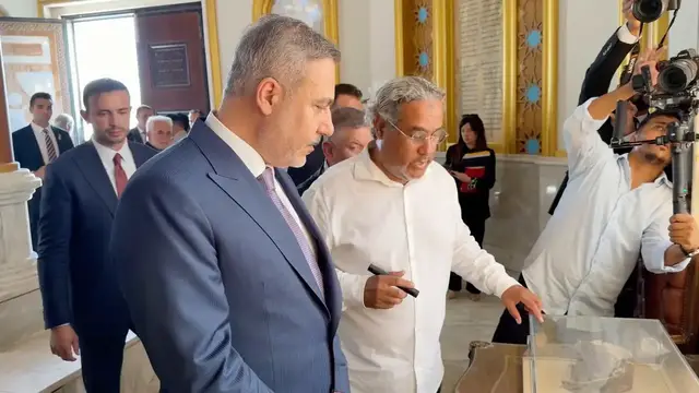 Video thumbnail for Libya: Turkish Foreign Minister Fidan visits Omar al-Mukhtar’s grave in Benghazi.