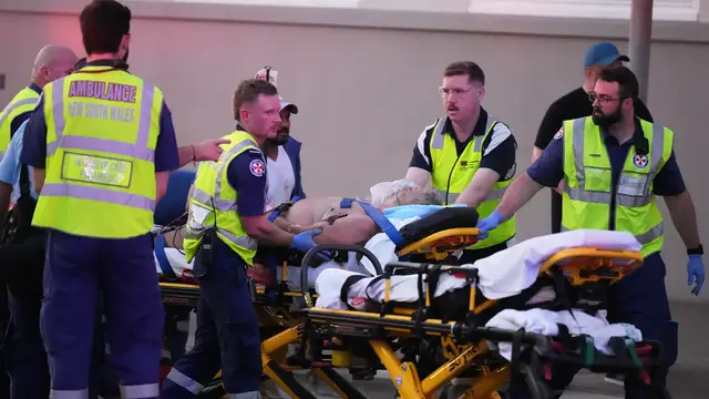 Video thumbnail for Australia reels from mass shooting at Bondi Beach in Sydney