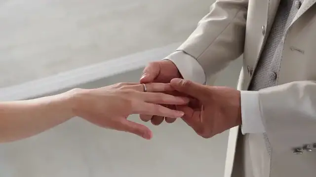 Video thumbnail for From “Me” to “We”- Money Tips for Couples | Money Minute