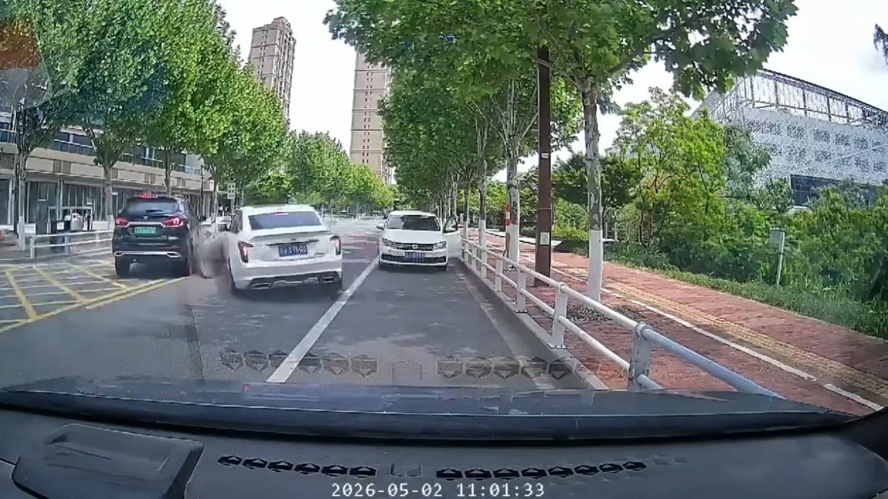 Video thumbnail for Car Crash Caught on Dashcam in Zhejiang, China