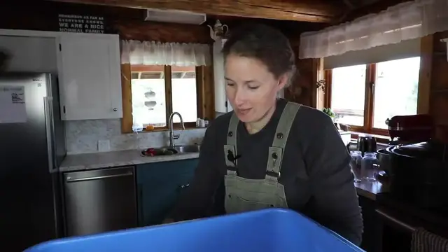 Video thumbnail for Free Food    How to Can Simple Delicious Apple Sauce(720P HD)