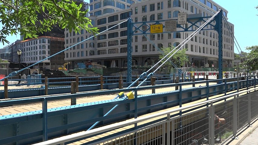 Video thumbnail for Gowanus officials push to ban cars on Carroll Street Bridge