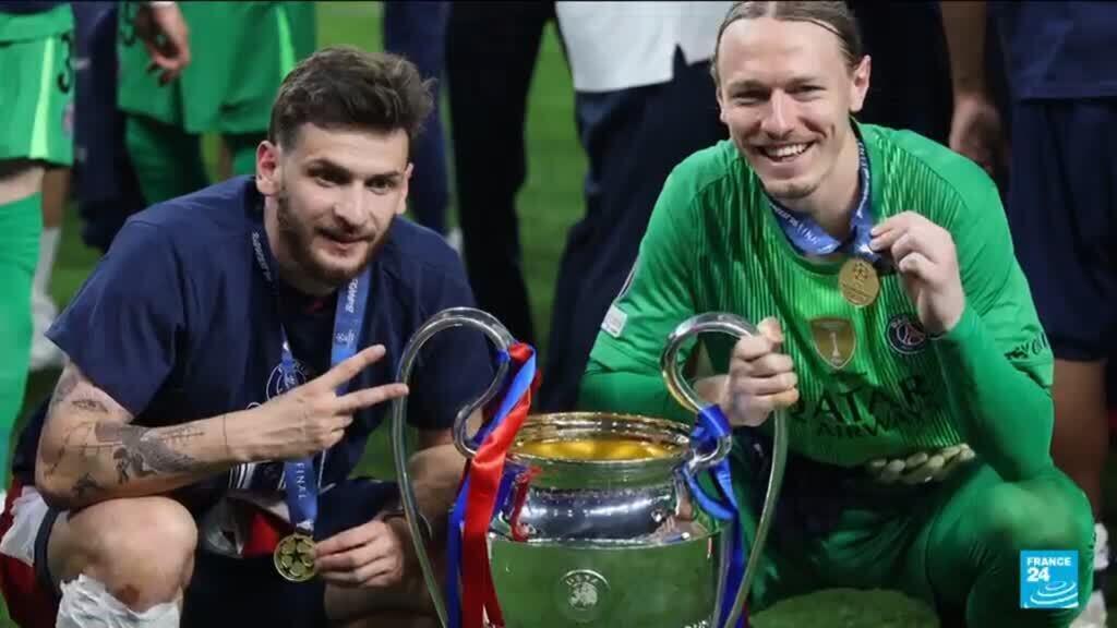 Video thumbnail for PSG's Kvaratskhelia named Champions League player of the season