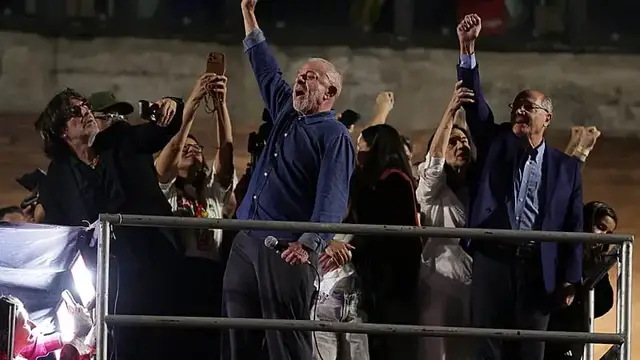 Video thumbnail for Brazil's Lula clinches re-election, Bolsonaro calls to annul vote