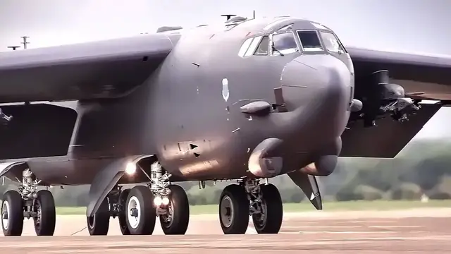 Video thumbnail for U.S. B-52 Bombers Land At British Airfield • RAF Fairford