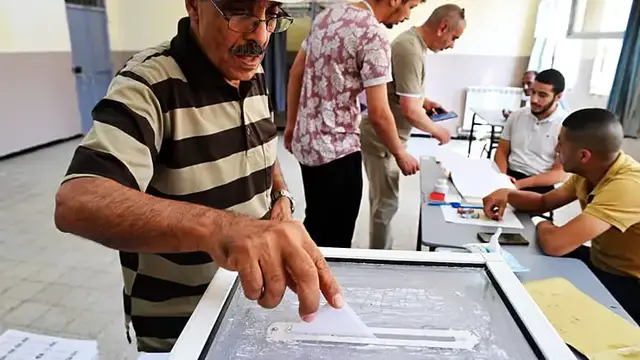 Video thumbnail for Algerians vote for new parliament with turnout in focus