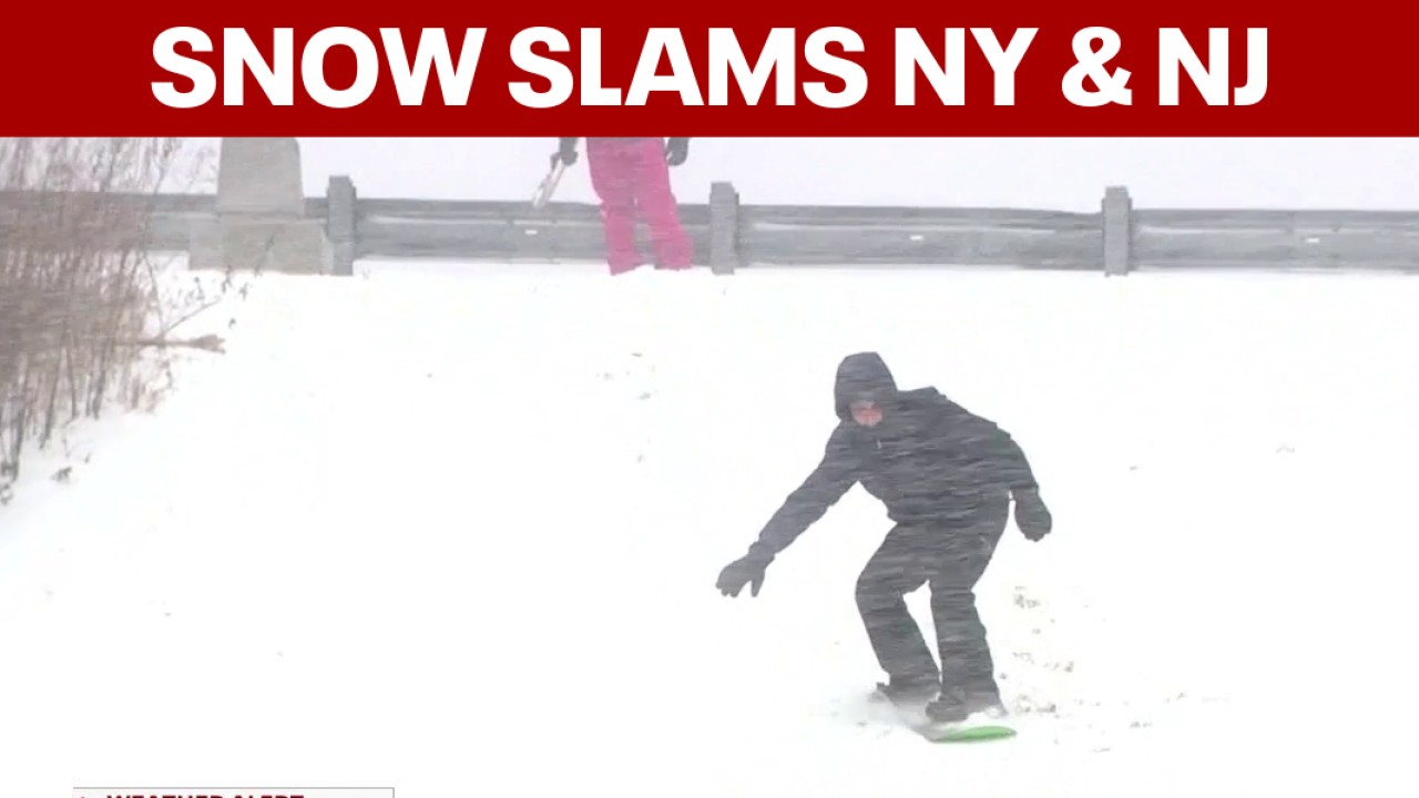 Video thumbnail for Snow storm wallops NYC area: Updates from NY, NJ and Long Island