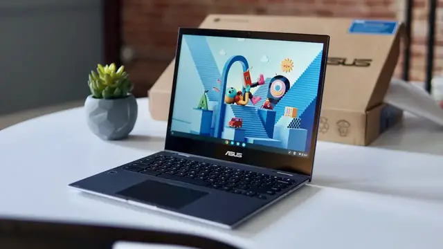 Video thumbnail for ASUS Chromebook Flip CM3 Unboxing & First Impressions