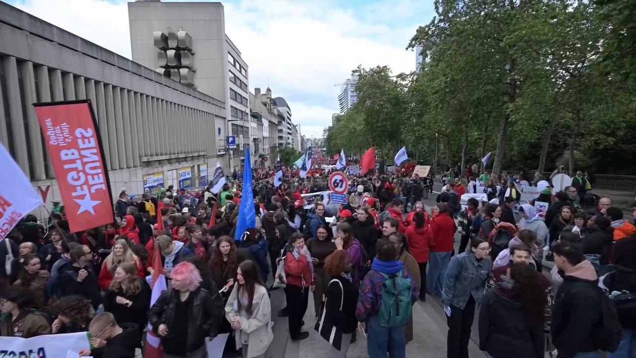 Video thumbnail for Belgium: Belgian workers stage nationwide strike against austerity measures.