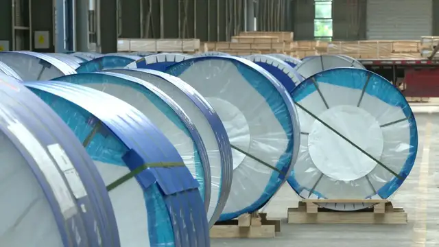 Video thumbnail for China: Strong global demand fuels China's aluminum export.