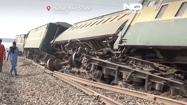 Video thumbnail for Pakistan: Passenger train derailment kills at least five, injures more than 30