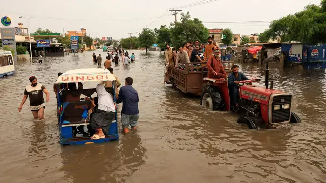 'Video thumbnail for Pakistan floods disrupt Sialkot’s global exports and supply chains'