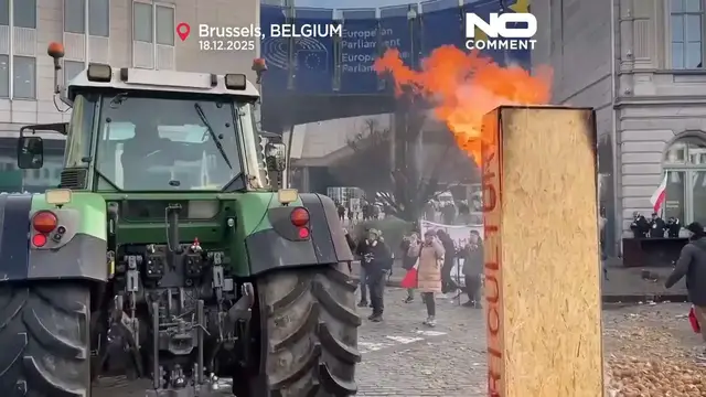 Video thumbnail for Farmers clash with police near European parliament in Brussels