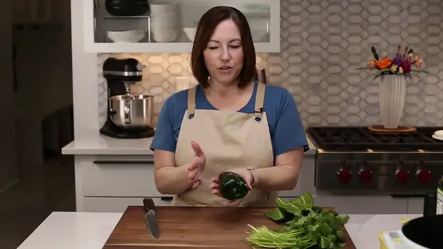 Video thumbnail for Creamy Chicken Poblano Soup(720P HD)