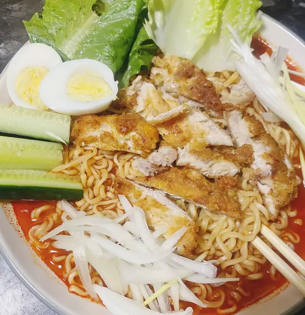 'Video thumbnail for Crispy Chicken Noodle Bowl | Easy Fried Chicken & Spicy Noodles Recipe'