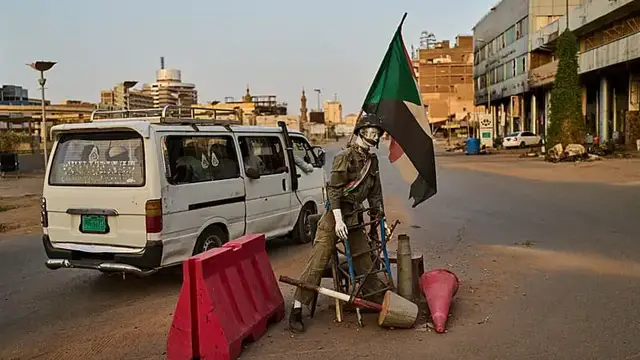 Video thumbnail for Khartoum slowly comes back to life, one year after recapture by military