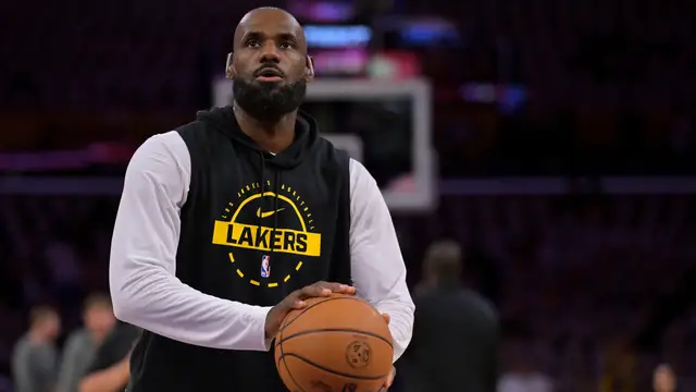 Video thumbnail for LeBron's Next Move: Miami or Cleveland? Speculations Rise