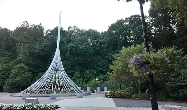 Video thumbnail for Annual Sept. 11 service at The Rising memorial in Valhalla honors victims and Ground Zero responders