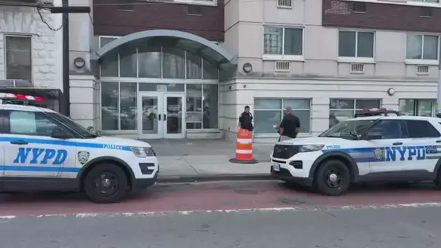 Video thumbnail for Apartment building employee shot during botched robbery in Melrose, sources say